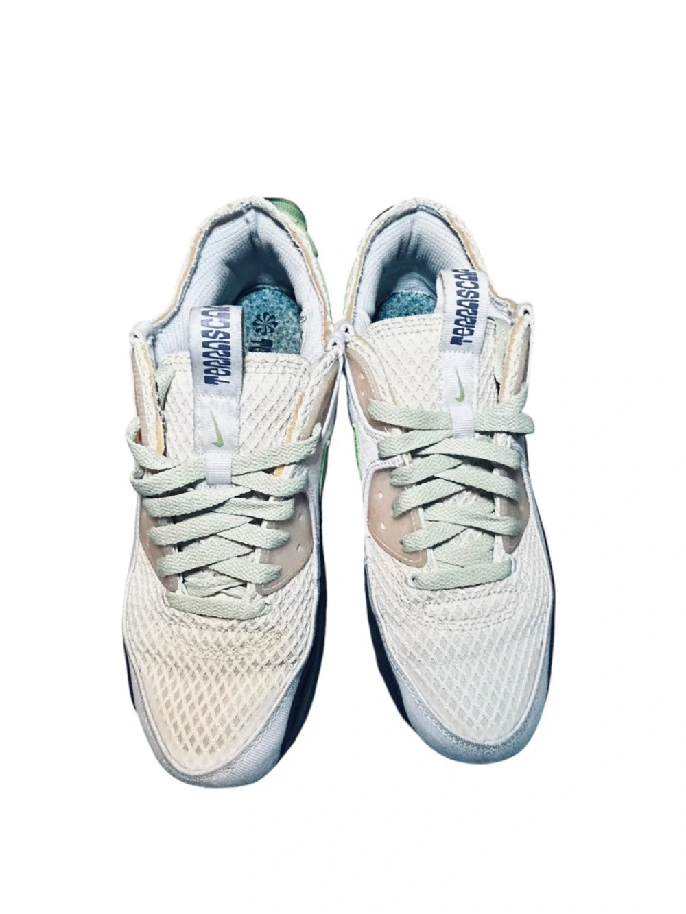 Nike White & Pale Green Sneakers size 9 1/2